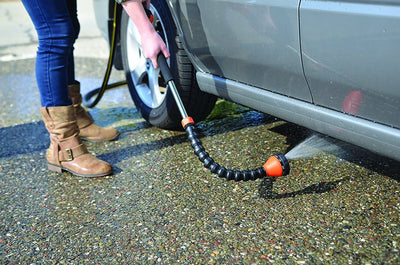 BD2142 - BLACK+DECKER Snake Wand®. Position the head upward to spray underneath steps and cars.