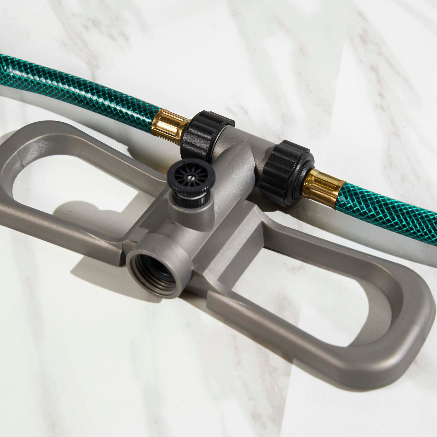 Standard connection: Attaches to an outdoor garden hose.