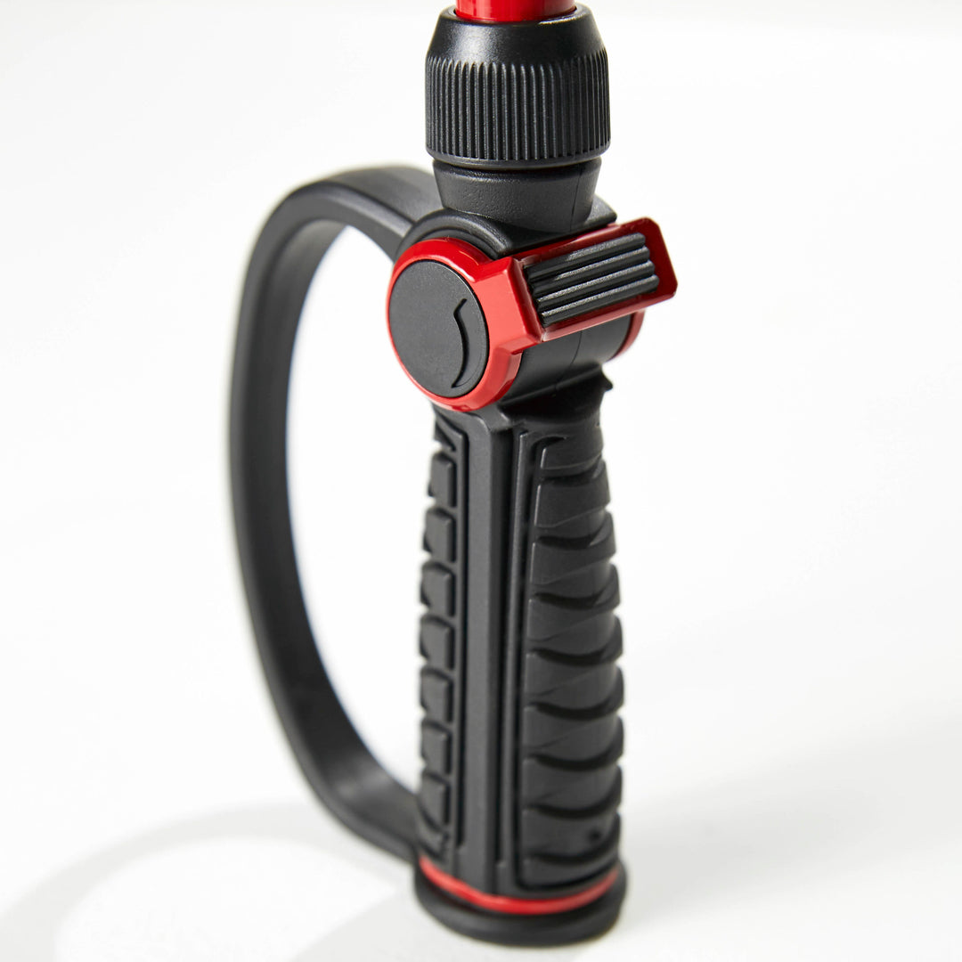 thumb control knob allows a quick adjustment to the flow of water